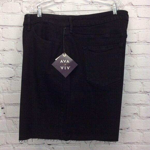 Ava & Viv Jean Shorts Women’s Plus Sz 22W Blk High Rise Cutoff Distressed Ripped - Picture 1 of 9
